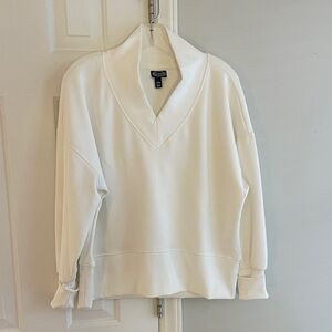 White sweatshirt NWOT